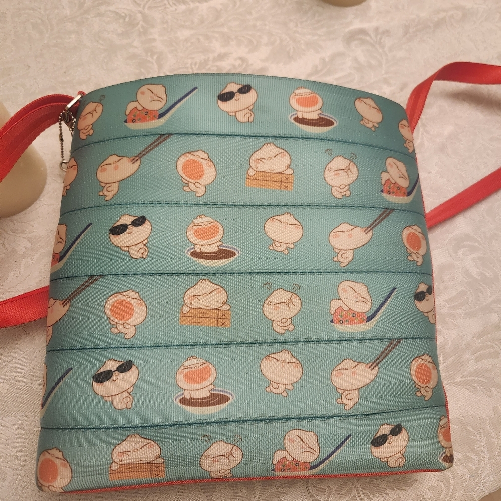 Harveys Seatbelt Bao Crossbody bag💕 - Picture 3 of 8